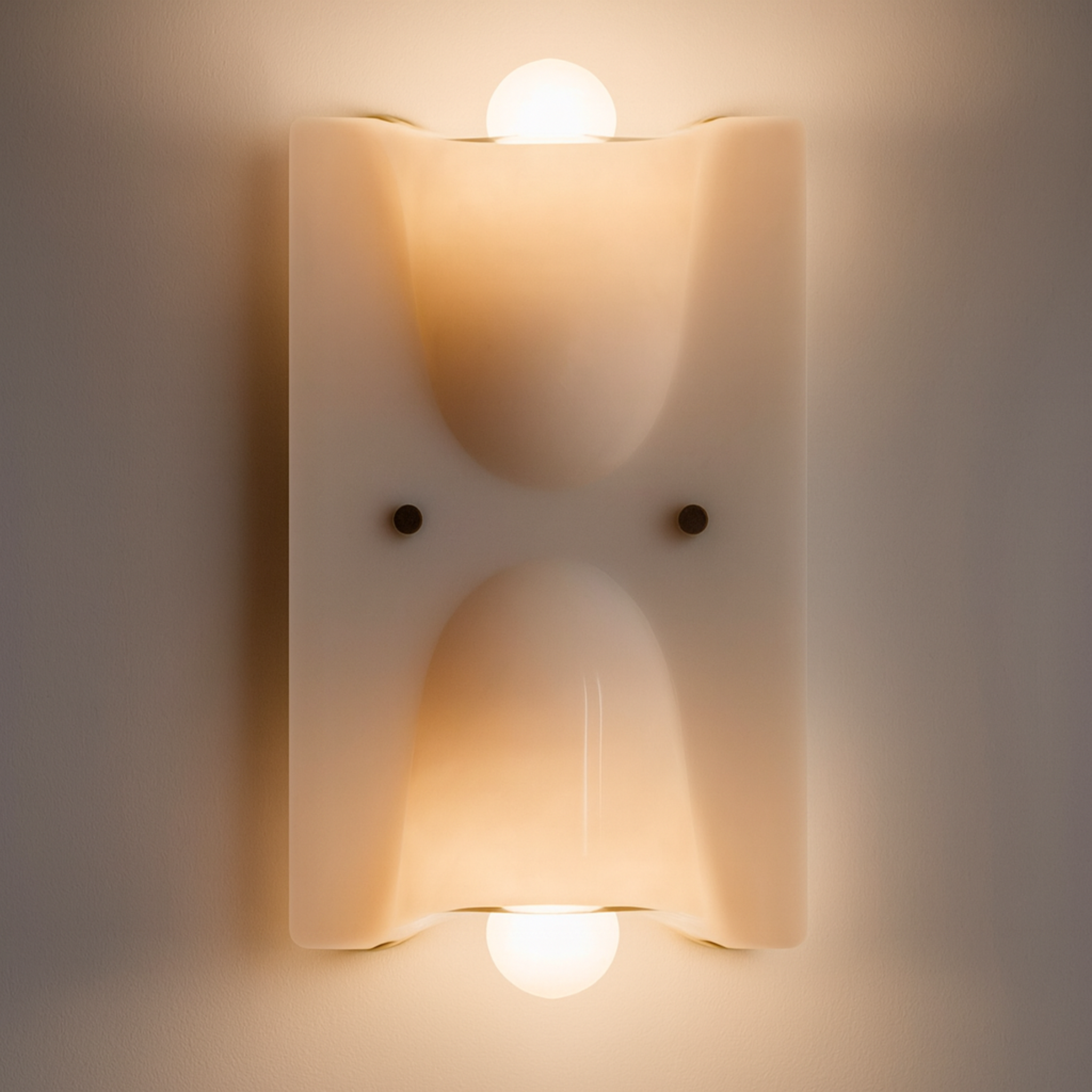 Modern Resin Wall Sconce Up Down LED Light Skonne, Beige, Fixtures, Glödra Sculptural Dual Beam