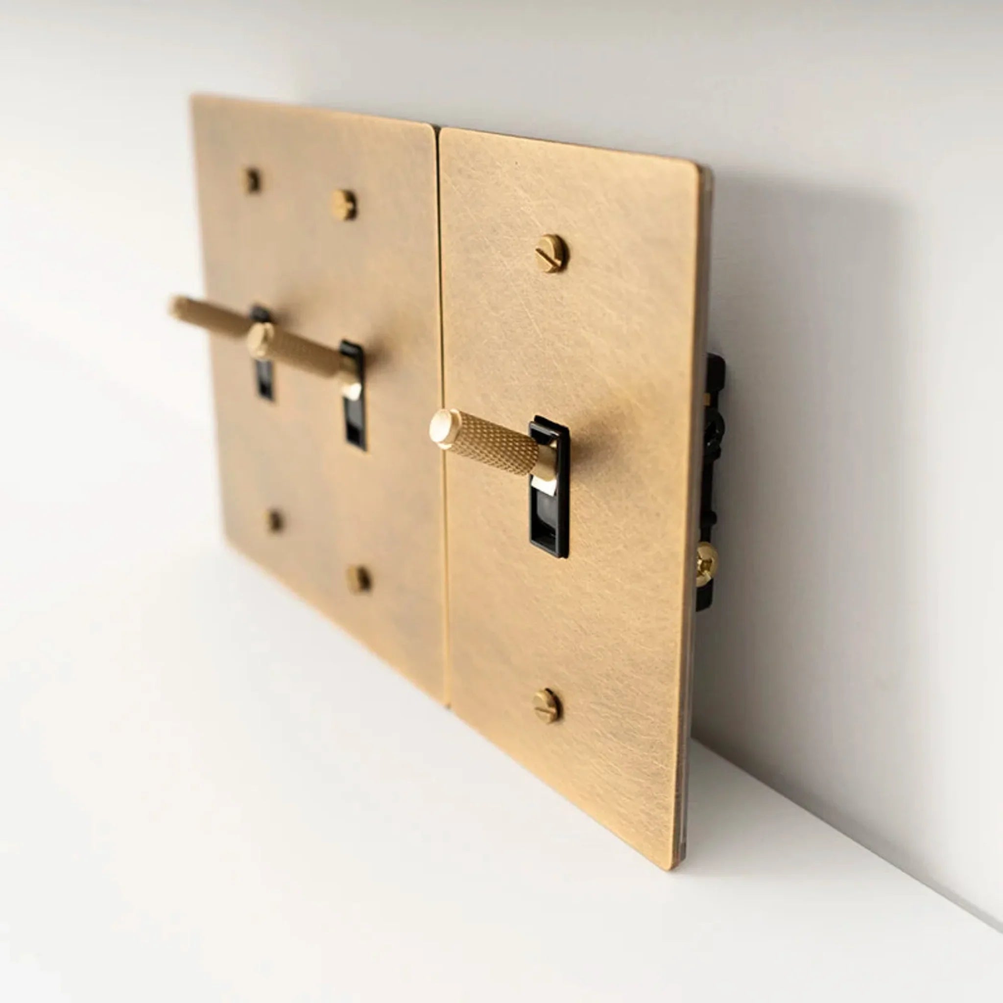Decorative Brass Toggle Switch Panel | UL Certified, Single-Pole Switches, Knappa