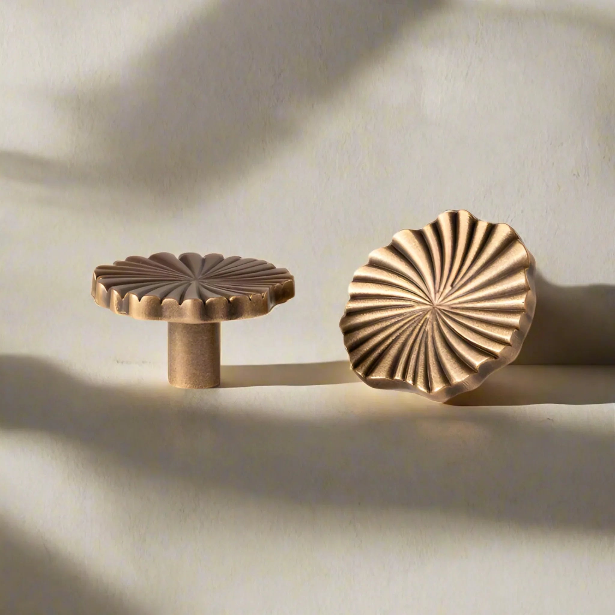 Krogvei Vintage Brass Cabinet Knob and Handle Set, Medium, Knobs & Handles, Antique