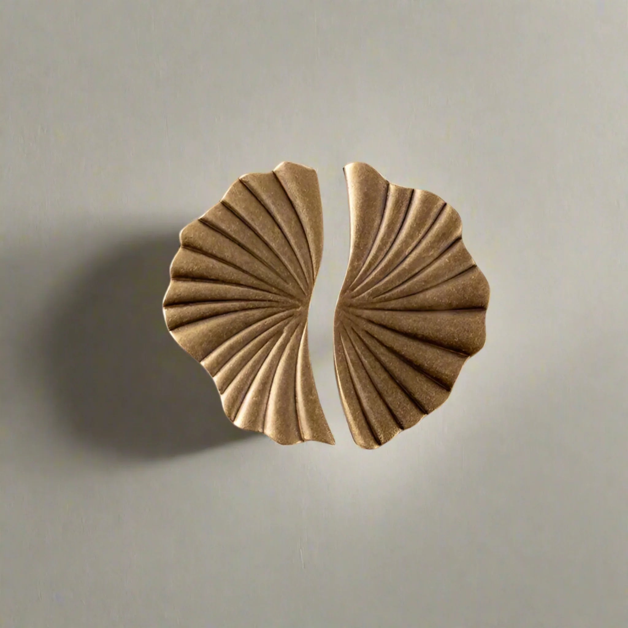 Krogvei Vintage Brass Cabinet Knob and Handle Set, Pair, Knobs & Handles, Antique