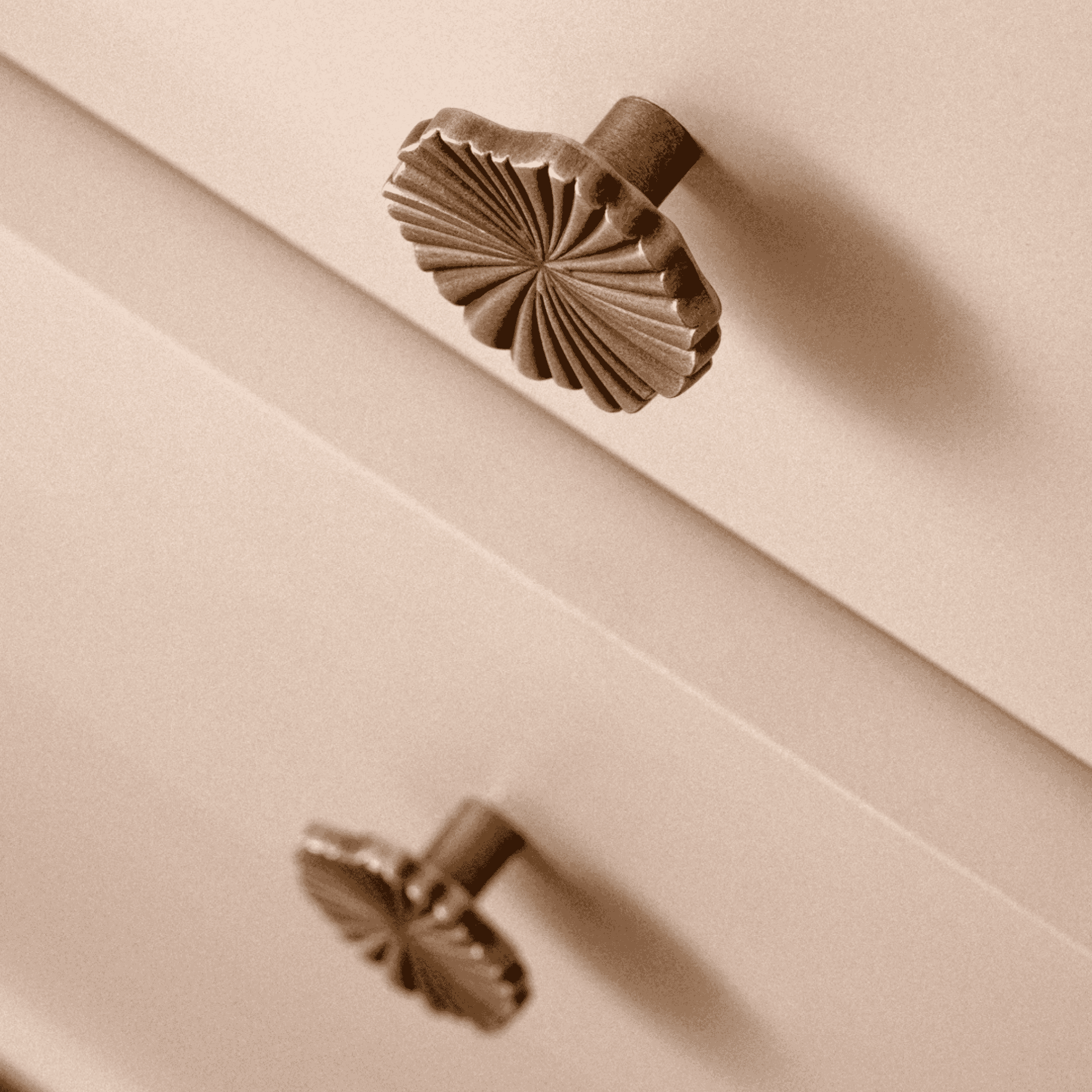 Krogvei Vintage Brass Cabinet Knob and Handle Set, Knobs & Handles, Antique