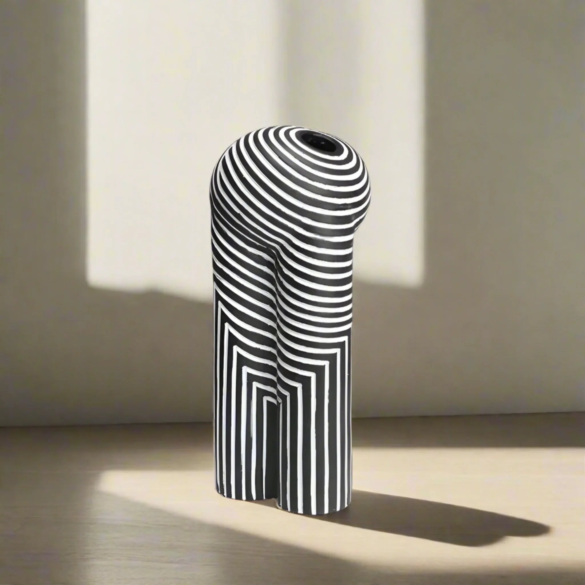 Skonne Linjera Black and White Abstract Resin Vase, Large, Vases, Sculptural