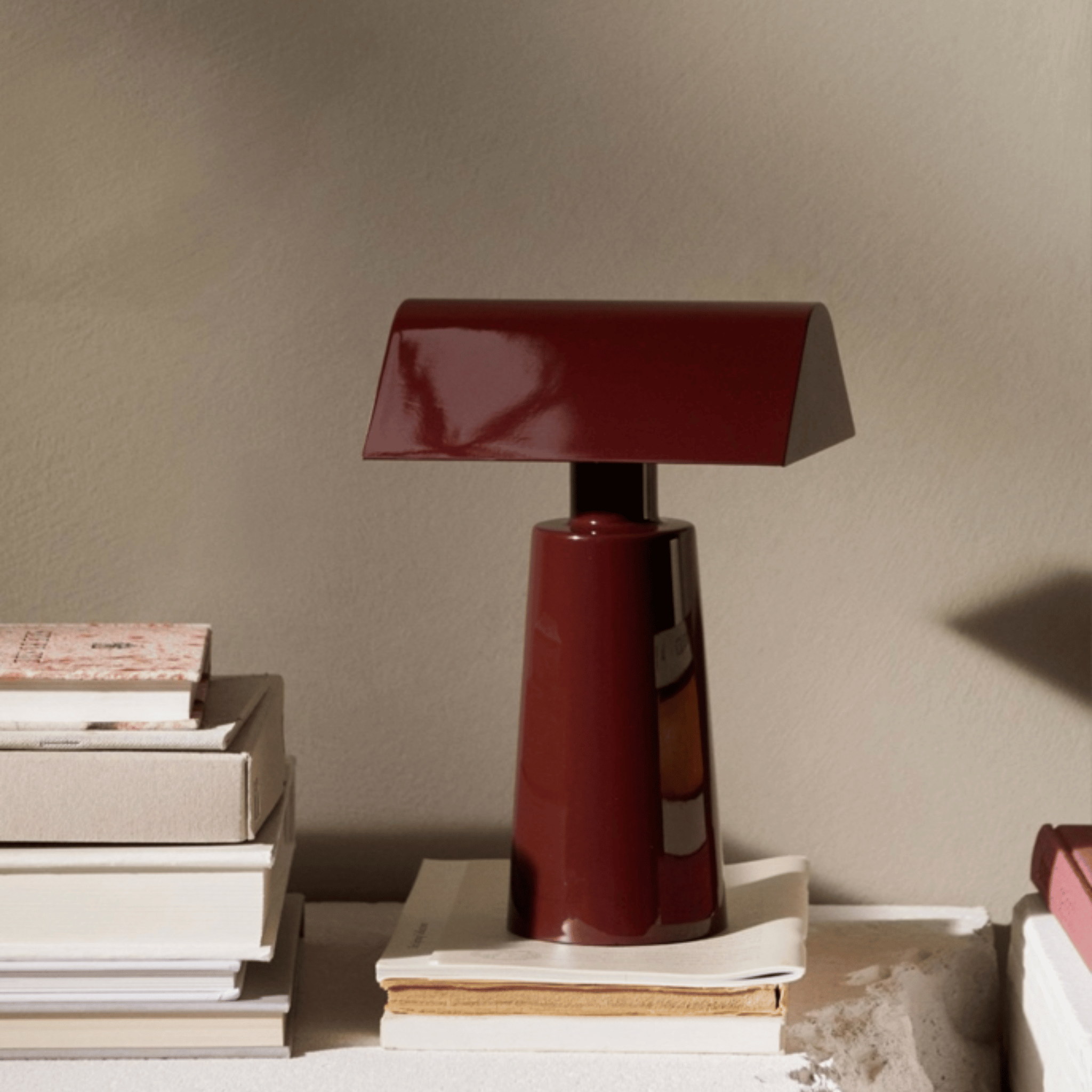 Lyspyra Pyramid Lamp with Built-In Wireless Charger, Table Lamps, Touch