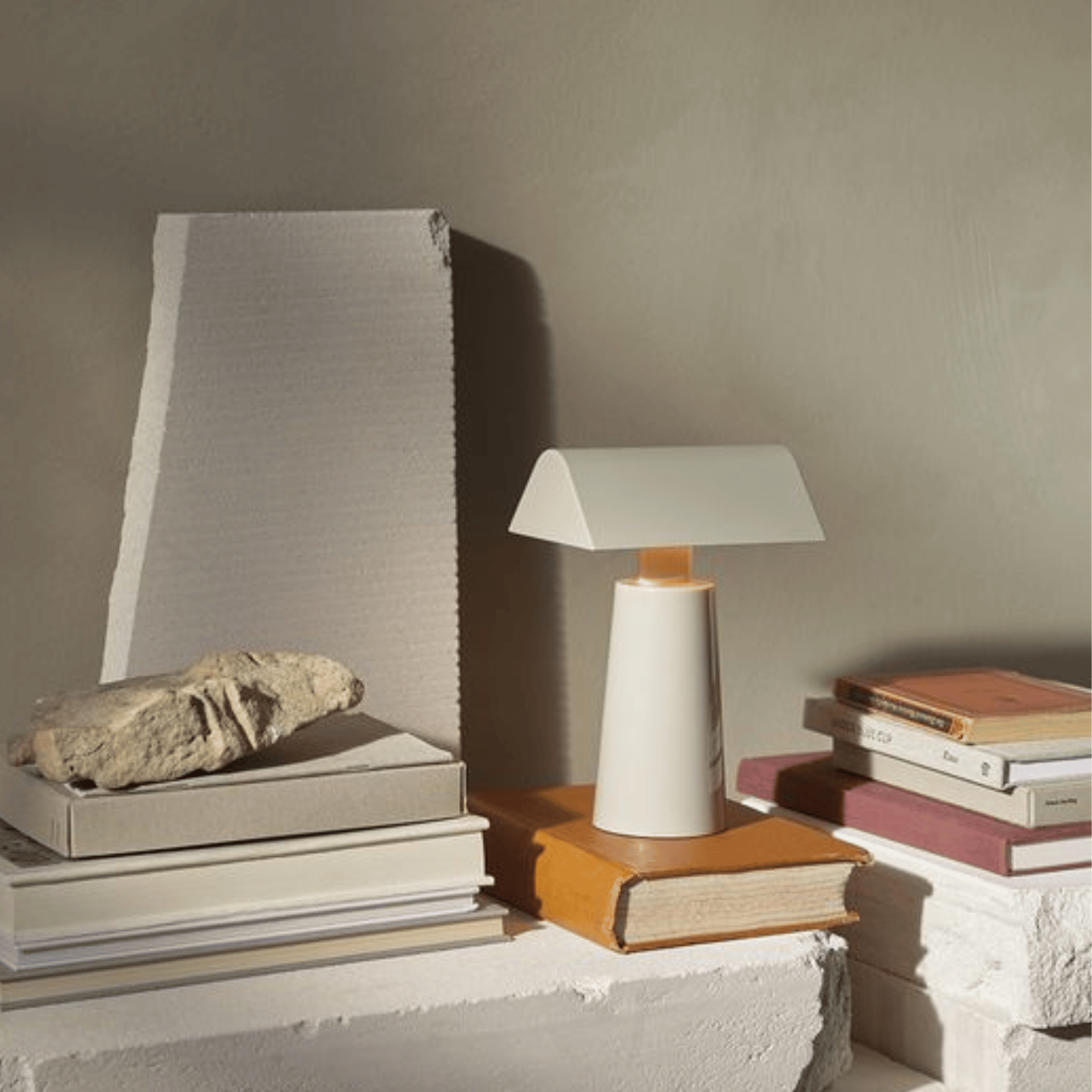 Lyspyra Pyramid Lamp with Built-In Wireless Charger, Table Lamps, Touch