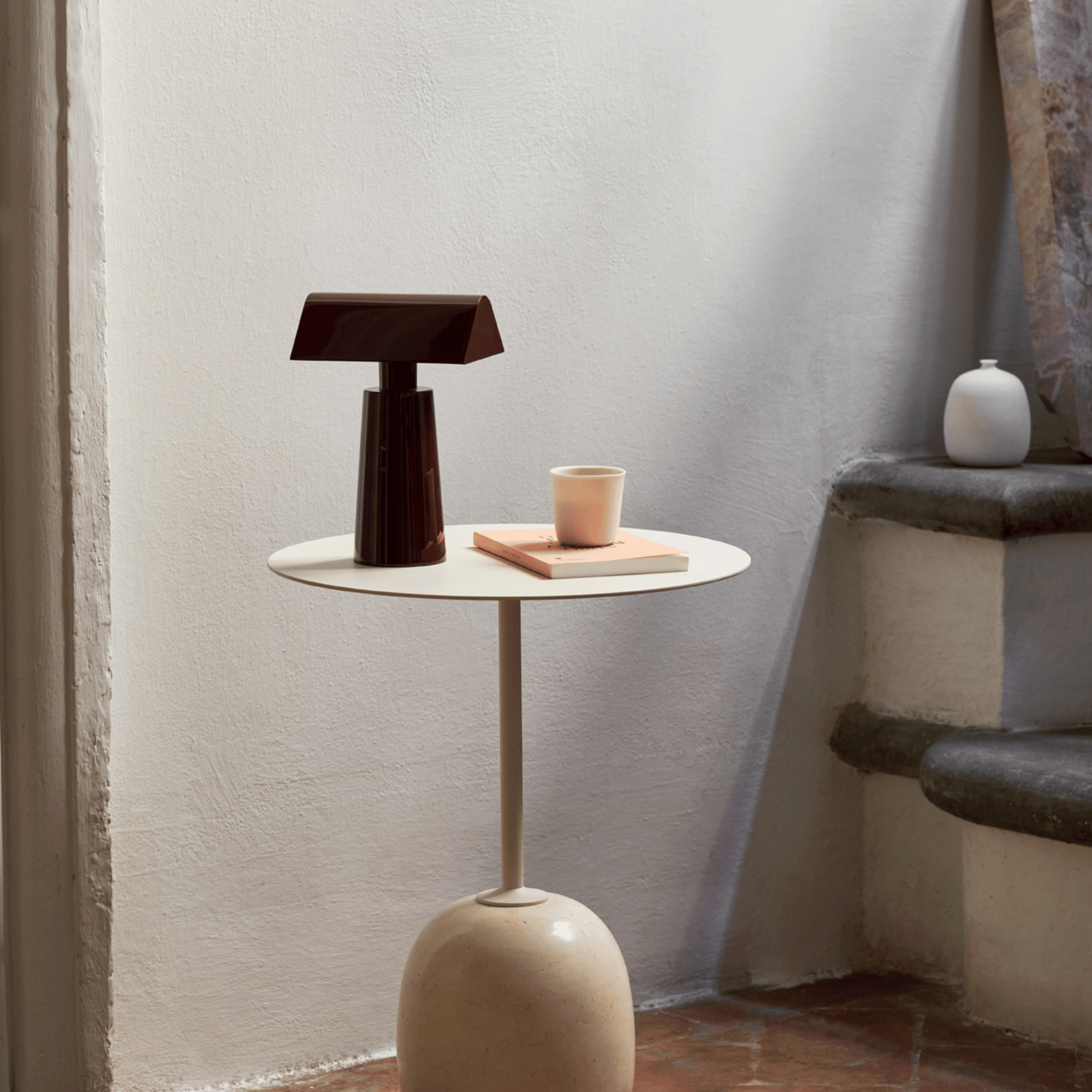 Lyspyra Pyramid Lamp with Built-In Wireless Charger, Table Lamps, Touch