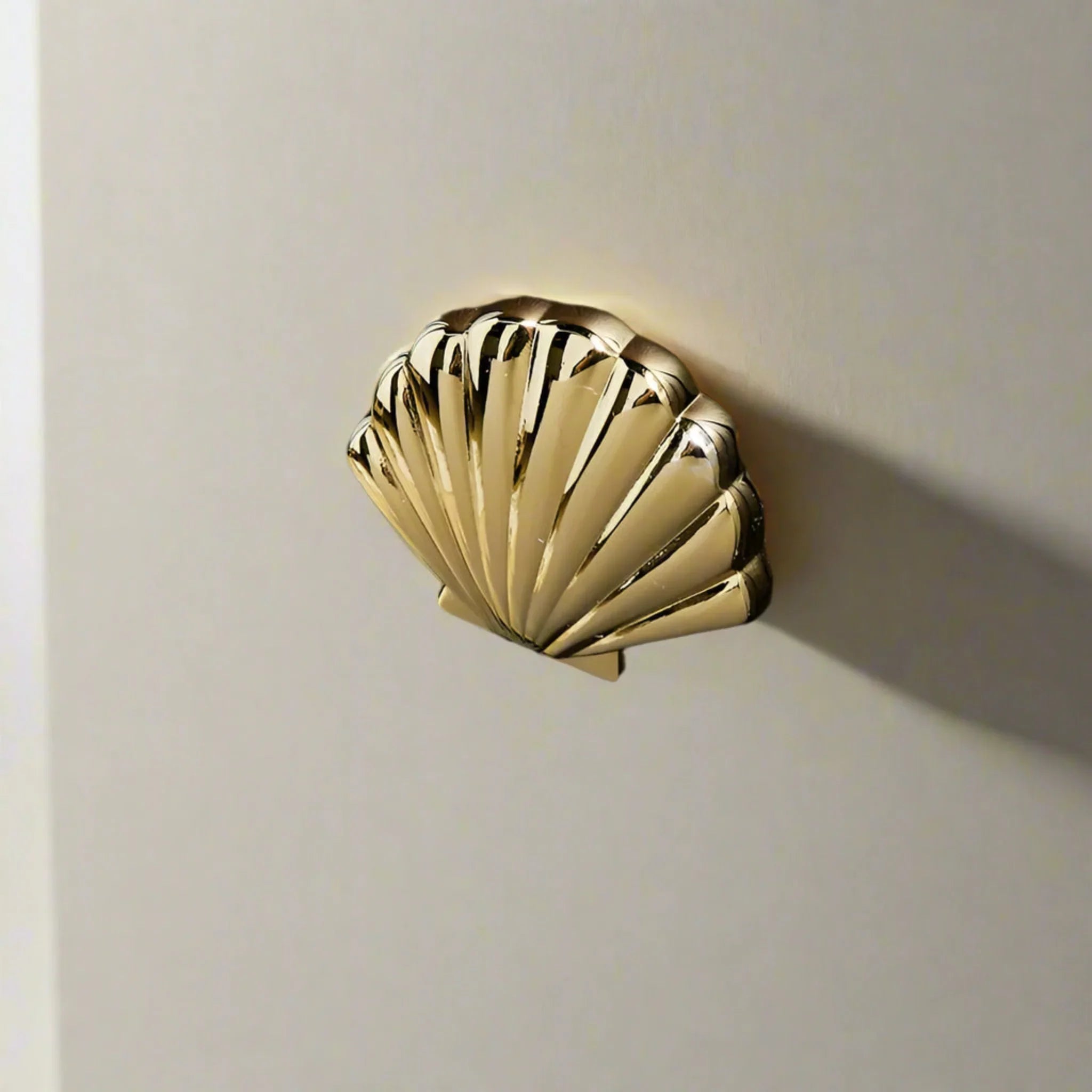 Brass Shell Cabinet Pull Handle for Modern Decor, Knobs & Handles, Skalv