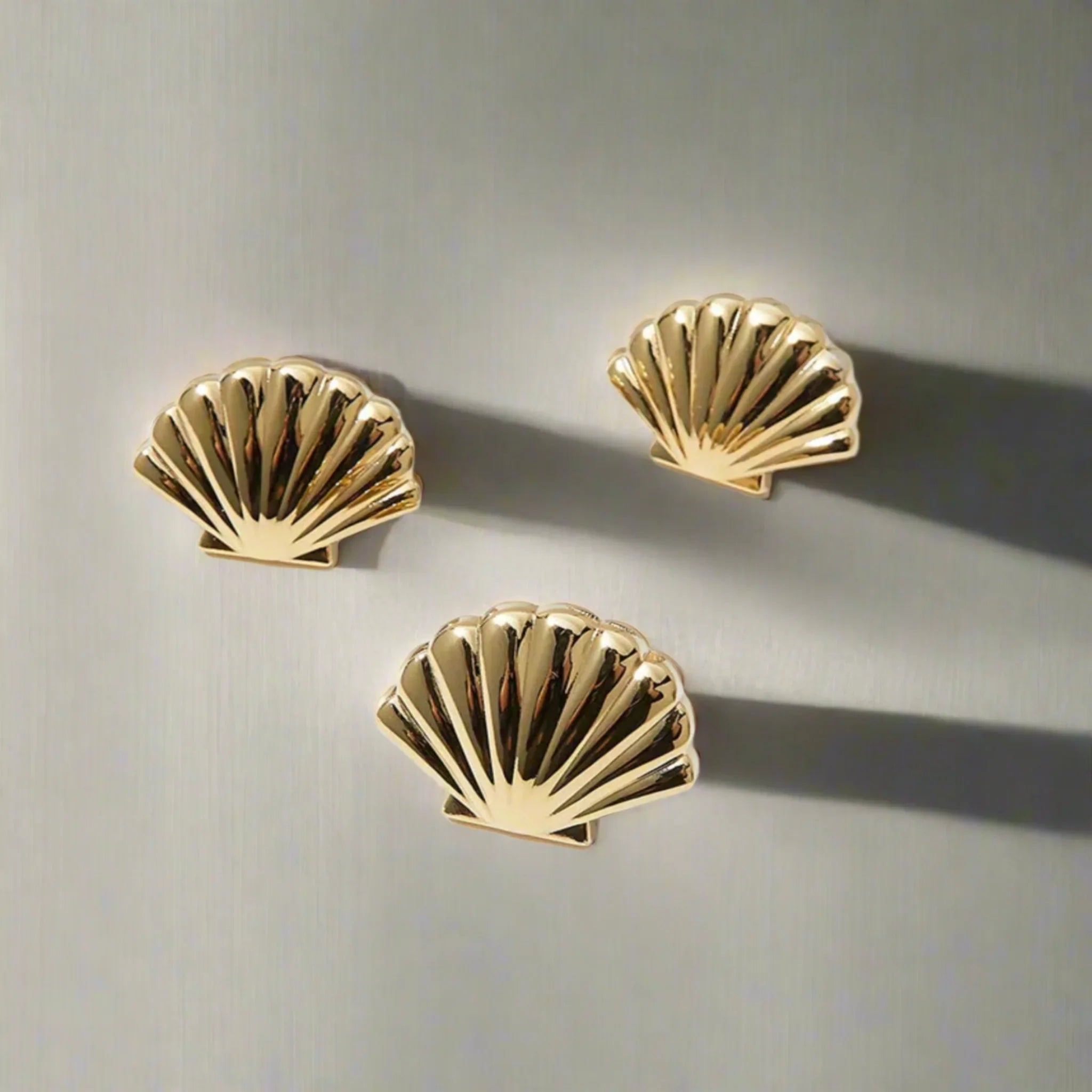 Brass Shell Cabinet Pull Handle for Modern Decor, Knobs & Handles, Skalv