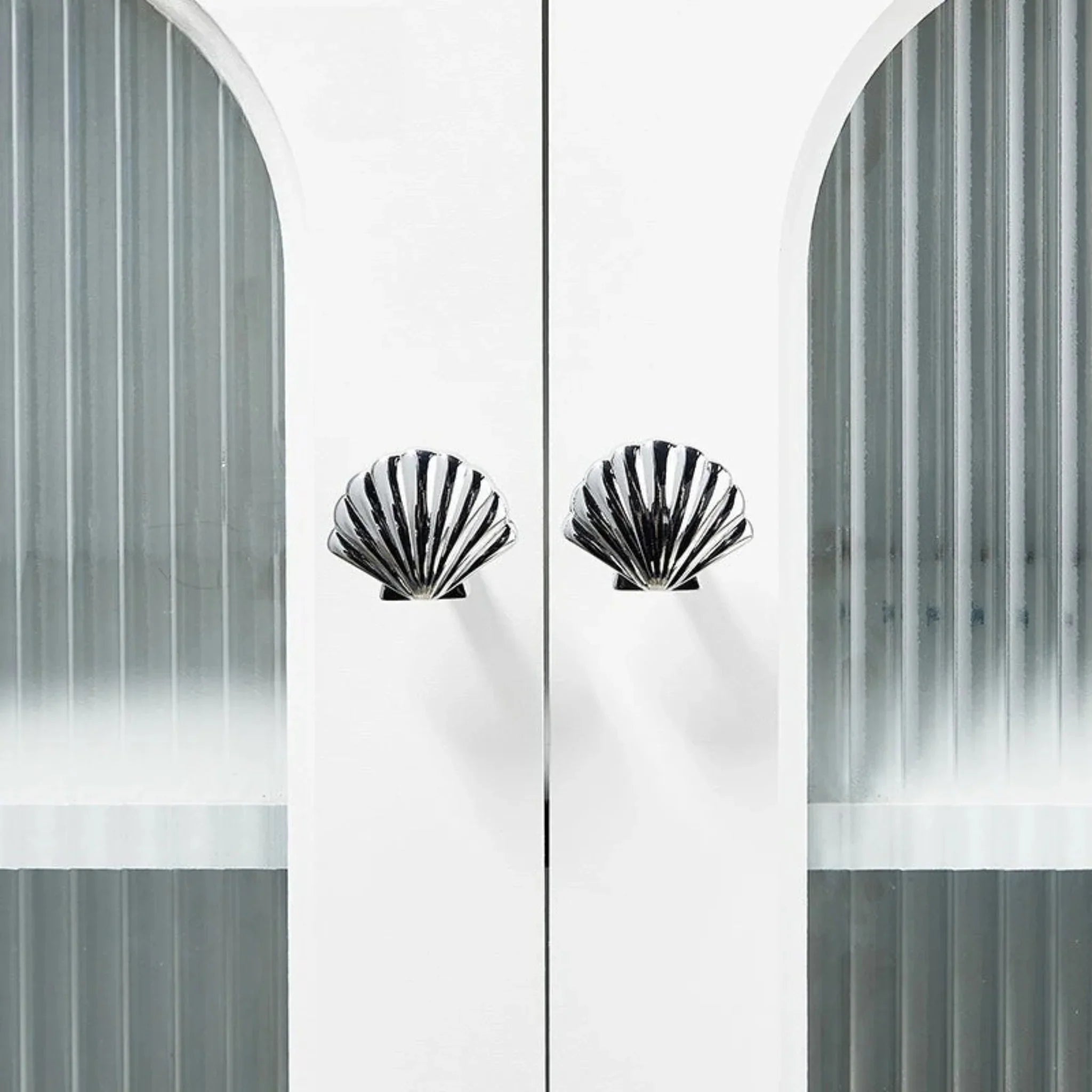 Brass Shell Cabinet Pull Handle for Modern Decor, Silver, Knobs & Handles, Skalv