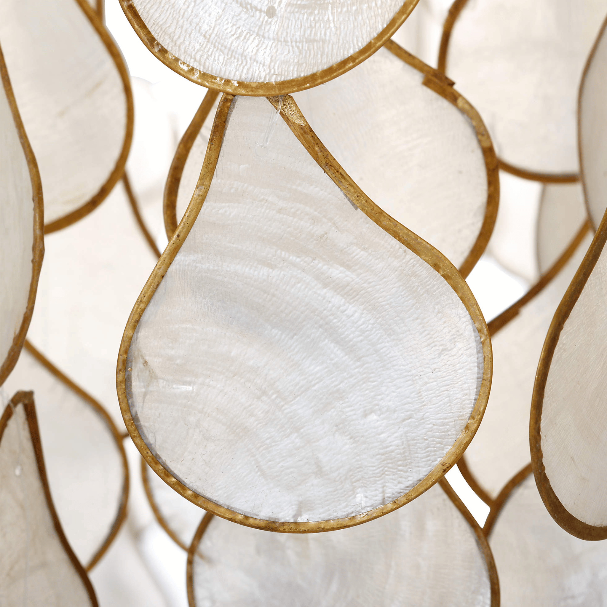 Skjelva Shell Chandelier Nordic Retro Pendant Light, Chandeliers