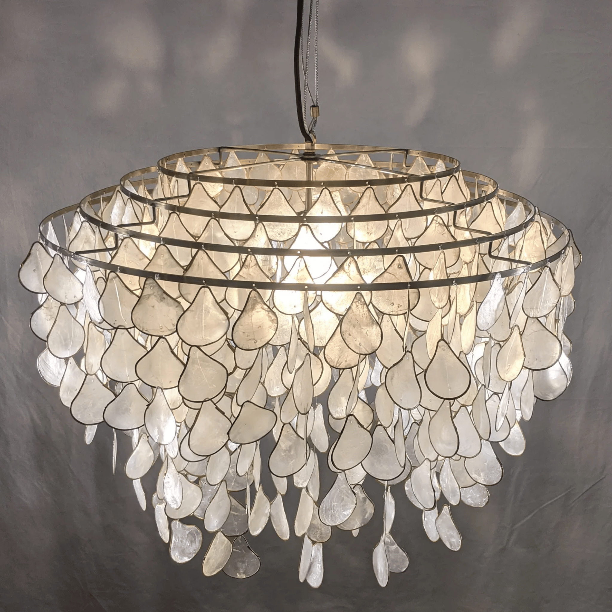 Skjelva Shell Chandelier Nordic Retro Pendant Light, Medium / Warm light 3000K, Chandeliers