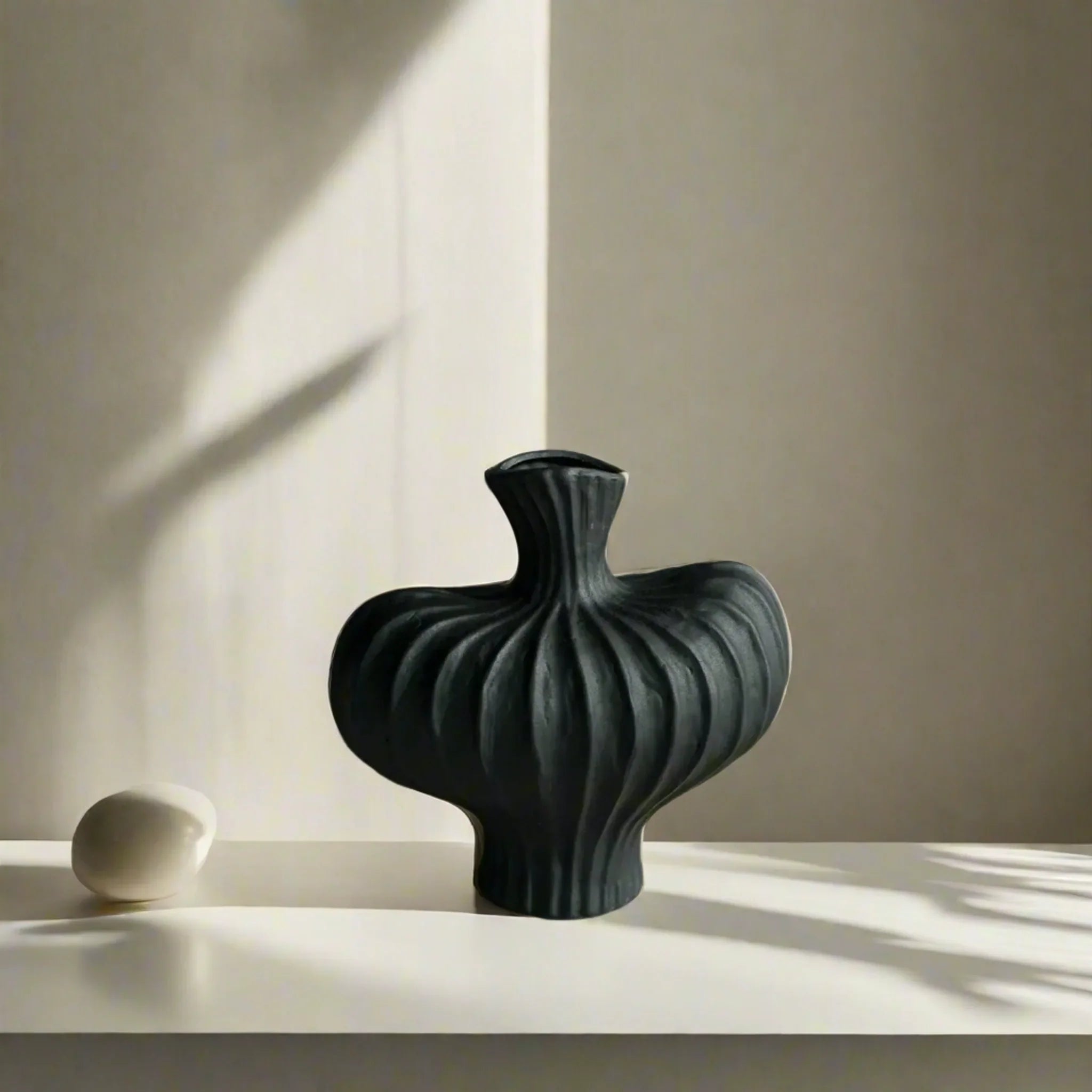 Stilla Ceramic-Look Vase – Modern Minimalist Decor, Black, Vases, Tabletop