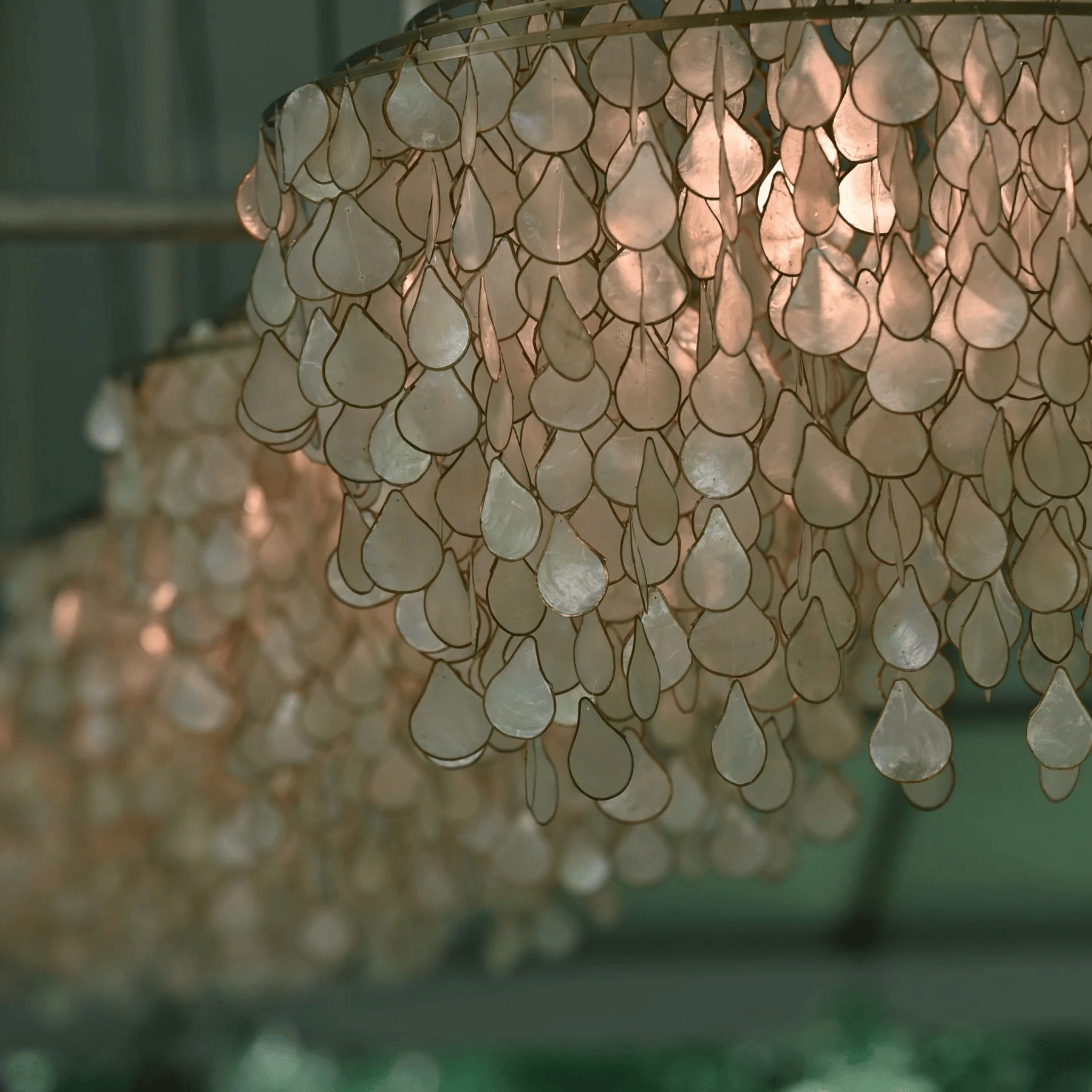 Skjelva Shell Chandelier Nordic Retro Pendant Light, Chandeliers