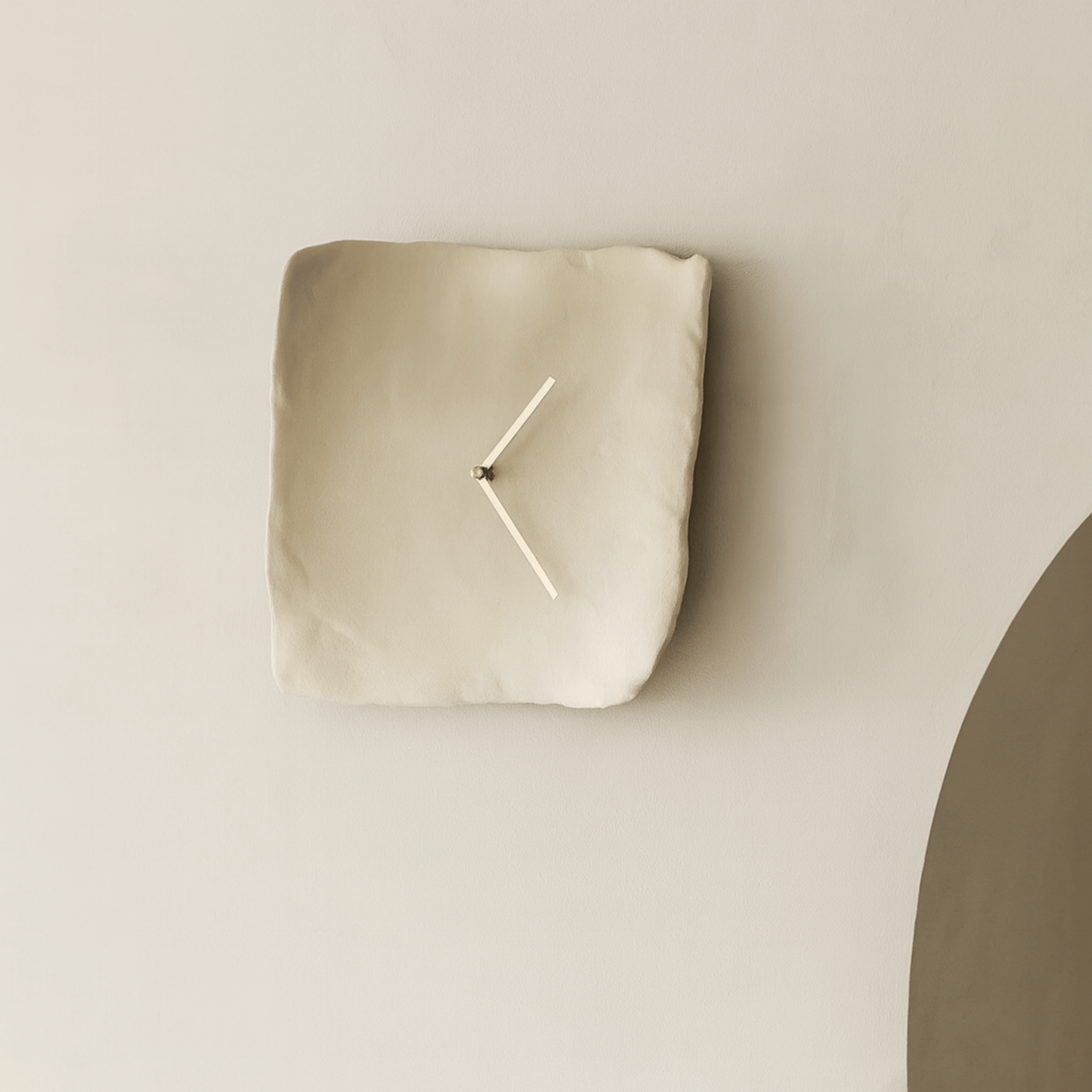 Stilla Handmade Resin Wall Clock Silent Minimalist, Clocks, Nordic