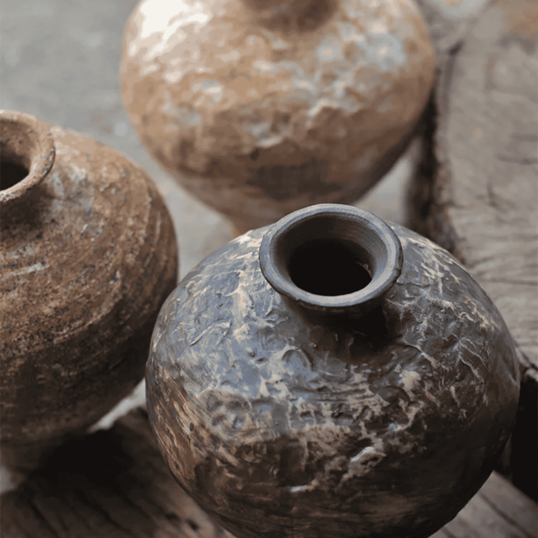 Small Jingdezhen Ceramic Wabi-Sabi Vase by Skonne, Vases, Stille