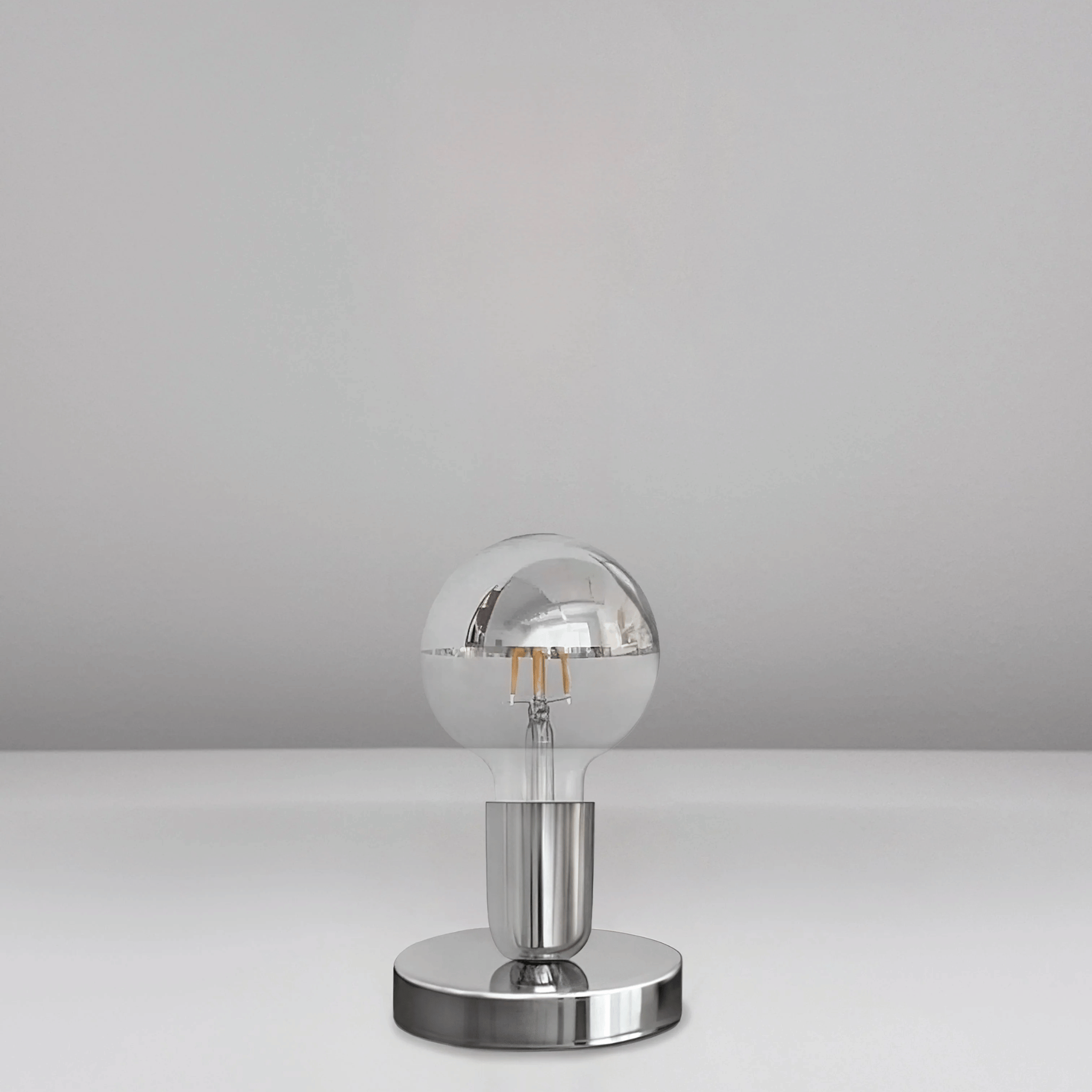 Bauhaus LED Table Lamp in Nordic Minimalist Style, Lamps, Stråla Desk